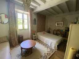 Superb 17th century Bearnaise farm in the heart of the Jurancon wine region just 20 minutes from Pau